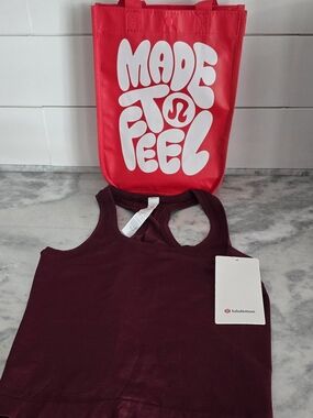 New Lululemon Swiftly Scoop Necl Tech 2.0 Tank Size 4 Burgundy Bay w Lulu Bag